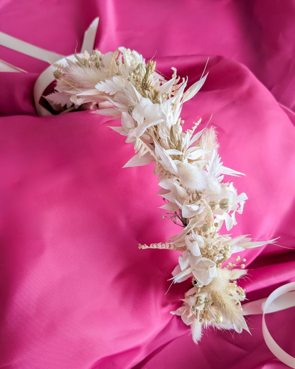 Couronne de fleurs séchées personnalisée – Image 5