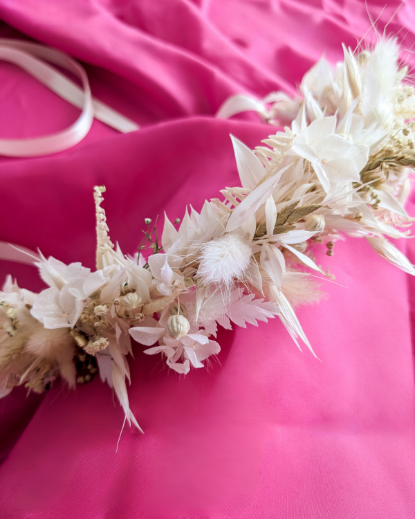 Couronne de fleurs séchées personnalisée – Image 3