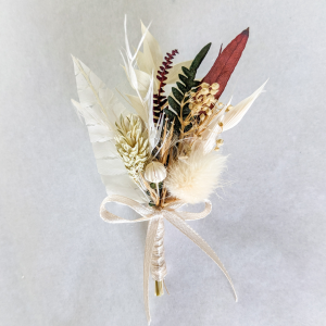 Boutonnière fleurs séchées personnalisée